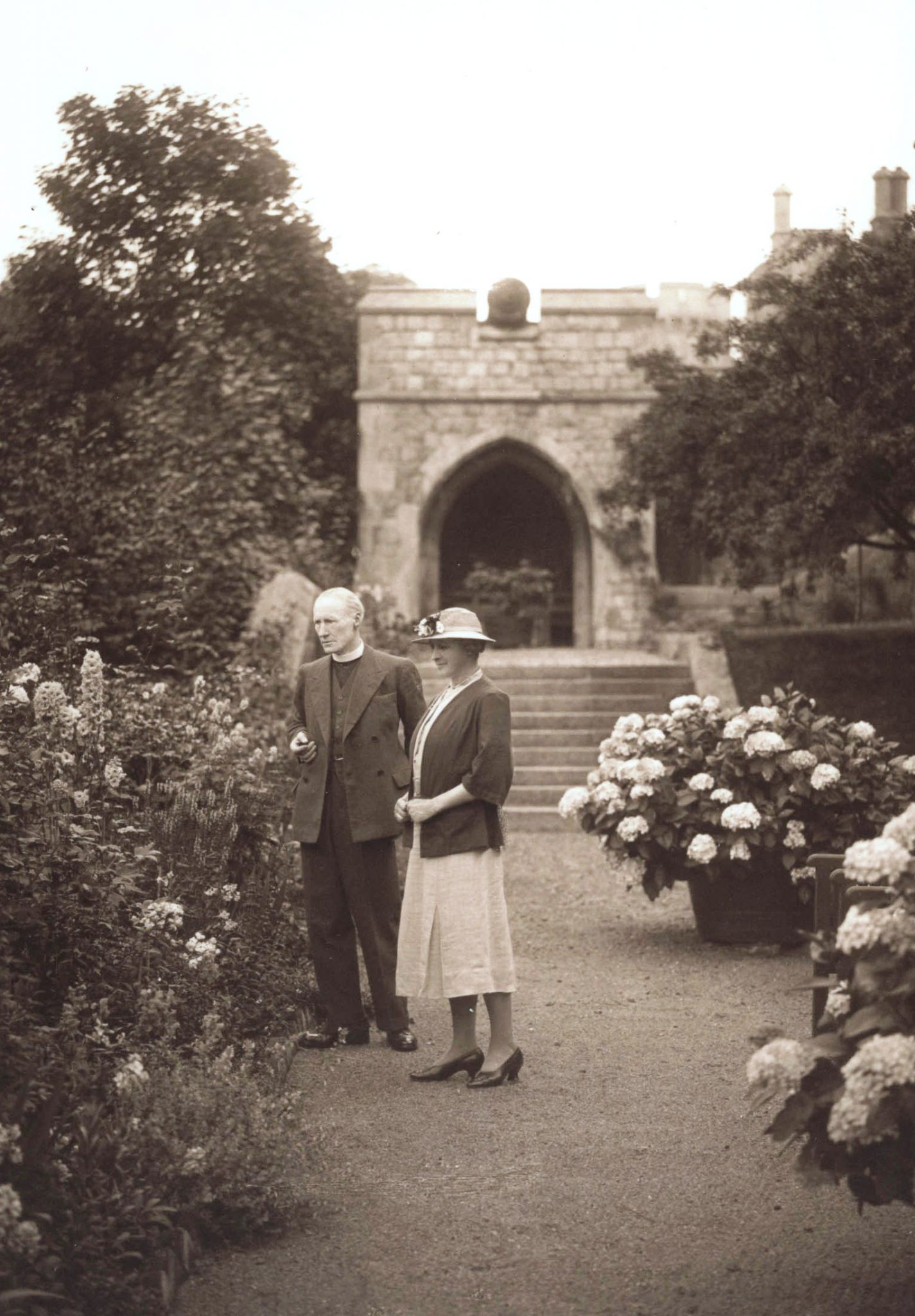 Canon&MrsCrawley Canon and Mrs Crawley