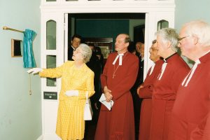 The Queen with the Dean & Canons of Windsor at the opening of the newly refurbished St George’s Chapel Archives in 1999.